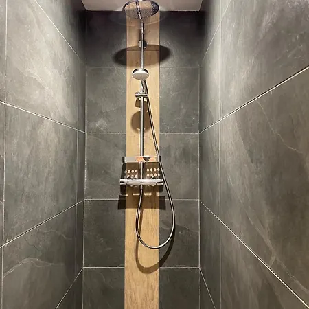 아파트 Le Cozy De Bouvacote Avec Vue Panoramique Et Sauna 르톨리