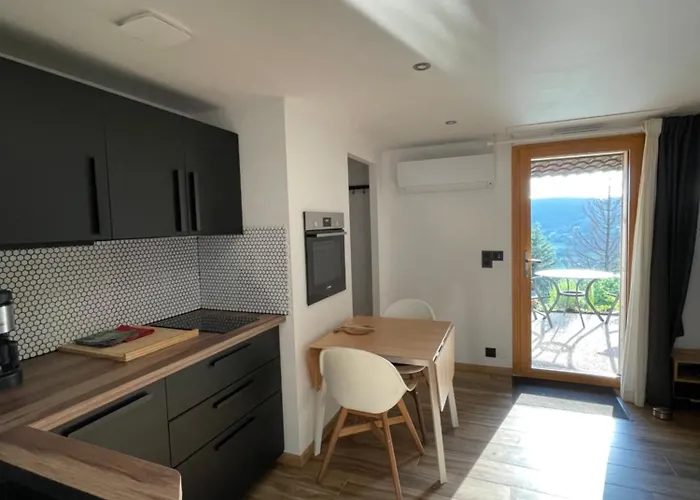 Le Cozy De Bouvacote Avec Vue Panoramique Et Sauna 아파트